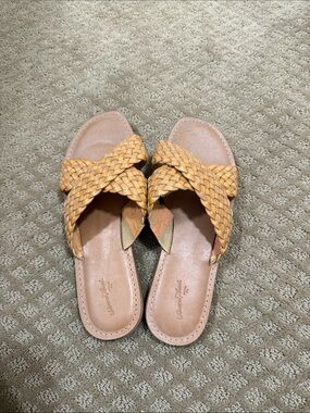 Universal Thread Woven Slide Sandals in Tan/Light Brown